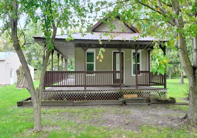 Photo 3 of Single family home for sale at 1411 Chesaning Rd, Saint Charles, MI 48655 | MLS# 61050222554 | Listing updated on 2026-10-09