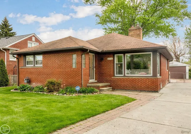 Photo 1 of Single family home for sale at 2313 Stanhope St, Grosse Pointe Woods, MI 48236 | MLS# 58050222556 | Listing updated on 2026-10-15