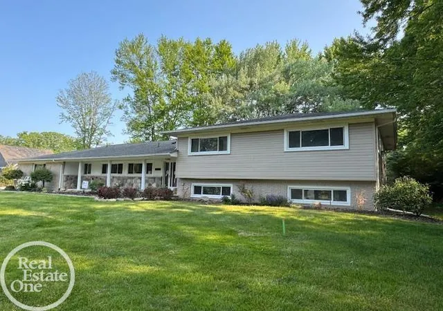 Photo 3 of Single family home for sale at 6026 Via Toscana St, Troy, MI 48085 | MLS# 58050222559 | Listing updated on 2026-10-09
