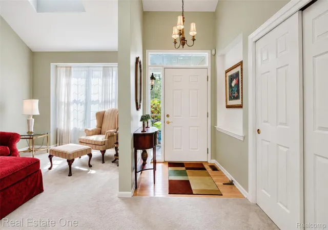 Listing Photo 4 - Condo for sale in building located at 4018 Hillsdale Dr, Auburn Hills, MI 48326