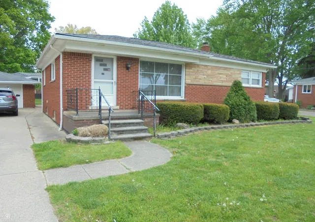 Photo 1 of Single family home for sale at 18138 22 Mile Rd, Macomb, MI 48044 | MLS# 58050222569 | Listing updated on 2026-10-07