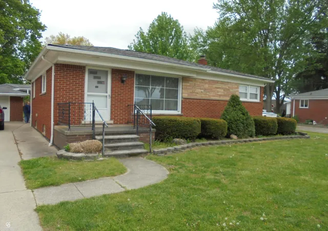 Photo 2 of Single family home for sale at 18138 22 Mile Rd, Macomb, MI 48044 | MLS# 58050222569 | Listing updated on 2026-10-07