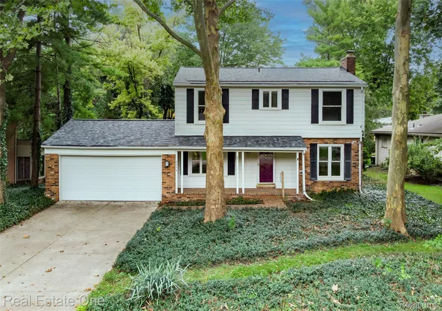 Photo 1 of Single family home for sale at 2934 Bolingbroke Dr, Troy, MI 48084 | MLS# 20261076573 | Listing updated on 2026-10-10