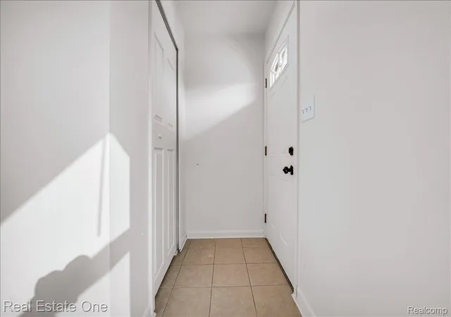 Photo 3 of Single family home for sale at 28367 Rosemont St, Roseville, MI 48066 | MLS# 20261076585 | Listing updated on 2026-10-04