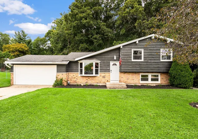 Photo 1 of Sale Pending at 193 Lantern Dr Nw, Comstock Park, MI 49321 | MLS# 71026050434 | Listing updated on 2026-10-08