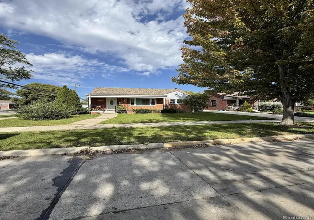 Photo 1 of Single family home for sale at 1598 Emmons Blvd, Lincoln Park, MI 48146 | MLS# 20261076598 | Listing updated on 2026-10-10