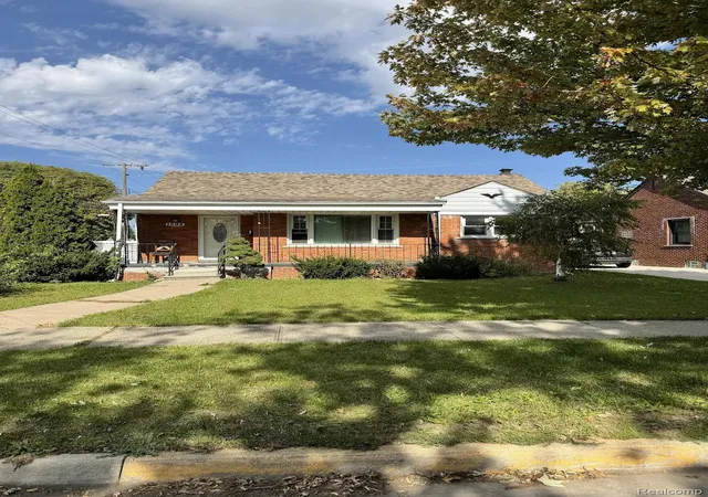 Photo 3 of Single family home for sale at 1598 Emmons Blvd, Lincoln Park, MI 48146 | MLS# 20261076598 | Listing updated on 2026-10-10