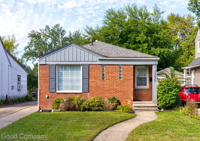 Photo 1 of Single family home for sale at 3275 Kenwood St, Ferndale, MI 48220 | MLS# 20261076611 | Listing updated on 2026-10-17
