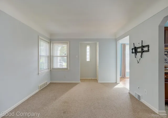 Photo 2 of Single family home for sale at 3275 Kenwood St, Ferndale, MI 48220 | MLS# 20261076611 | Listing updated on 2026-10-17