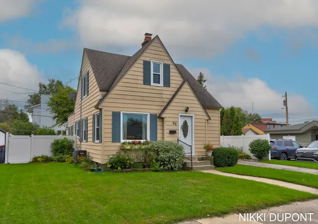 Photo 3 of Single family home for sale at 62 W 22nd Street, Holland, MI 49423 | MLS# 65026050459 | Listing updated on 2026-10-09