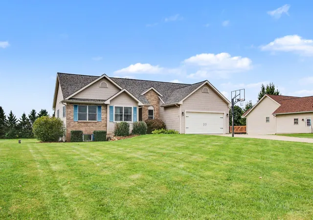 Photo 1 of Single family home for sale at 27357 Birmingham Ct, Paw Paw, MI 49079 | MLS# 66026050461 | Listing updated on 2026-10-21