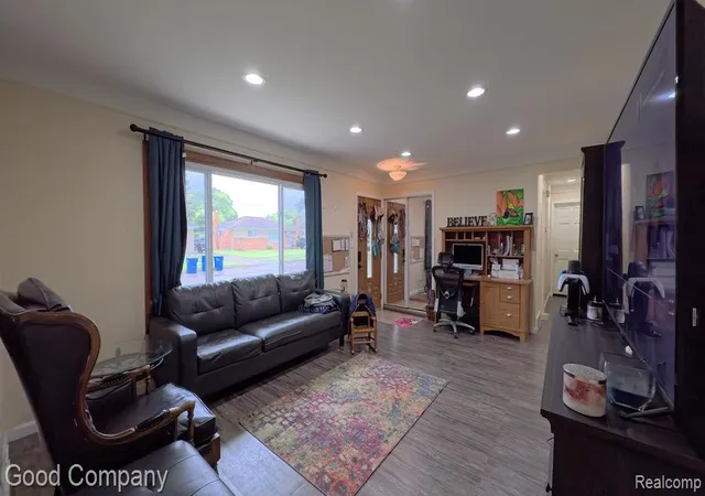 Photo 2 of Single family home for sale at 26726 Kelsey Dr, Warren, MI 48091 | MLS# 20261076675 | Listing updated on 2026-10-16