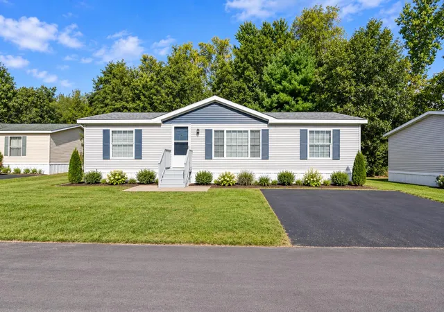 Photo 1 of Sale Pending at 517 E Rainbow Rd, Newaygo, MI 49337 | MLS# 65026050480 | Listing updated on 2026-10-28