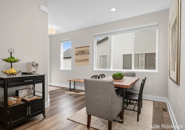 Listing Photo 5 - Condo for sale in building located at 2358 Watertown Wy, Grand Rapids, MI 49505