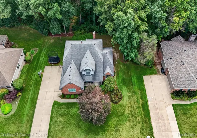 Photo 3 of Single family home for sale at 1230 Cottonwood St, Lake Orion, MI 48360 | MLS# 20261076732 | Listing updated on 2026-10-18