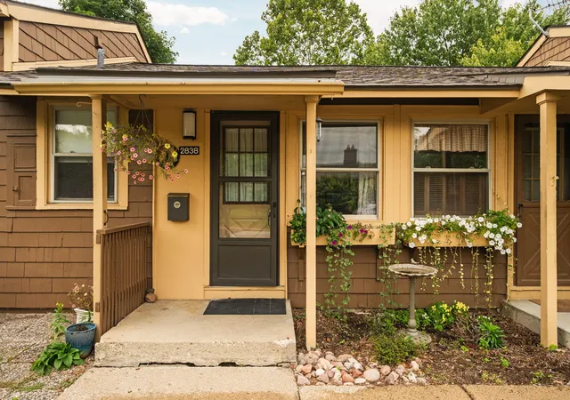 Listing Photo 1 - Condo for sale in building located at 2838 Pittsfield Blvd, Ann Arbor, MI 48104 - Unit #