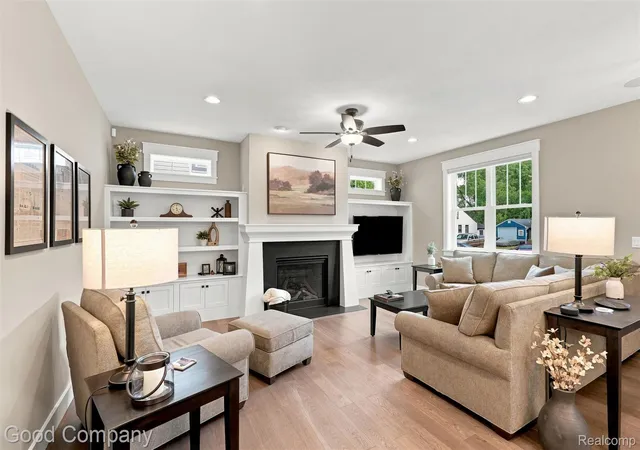 Photo 2 of Single family home for sale at 1080 Alberta St, Ferndale, MI 48220 | MLS# 20261076757 | Listing updated on 2026-10-07