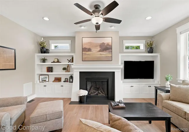 Photo 3 of Single family home for sale at 1080 Alberta St, Ferndale, MI 48220 | MLS# 20261076757 | Listing updated on 2026-10-07