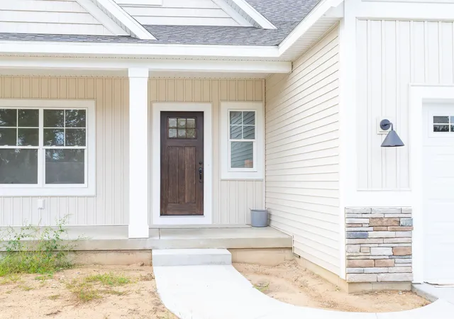 Photo 3 of Single family home for sale at 14936 Fillmore St, West Olive, MI 49460 | MLS# 71026050518 | Listing updated on 2026-10-21