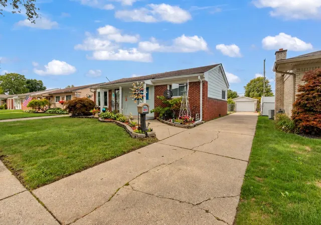 Photo 2 of Single family home for sale at 28101 Nieman St, Saint Clair Shores, MI 48081 | MLS# 58050222655 | Listing updated on 2026-10-13