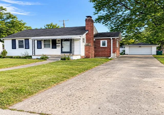 Photo 2 of Single family home for sale at 14916 Crescentwood Ave, Eastpointe, MI 48021 | MLS# 20261076775 | Listing updated on 2026-10-09