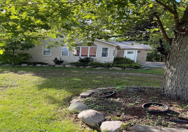 Photo 1 of Single family home for sale at 7311 Colony Dr, West Bloomfield, MI 48323 | MLS# 20261076784 | Listing updated on 2026-10-11
