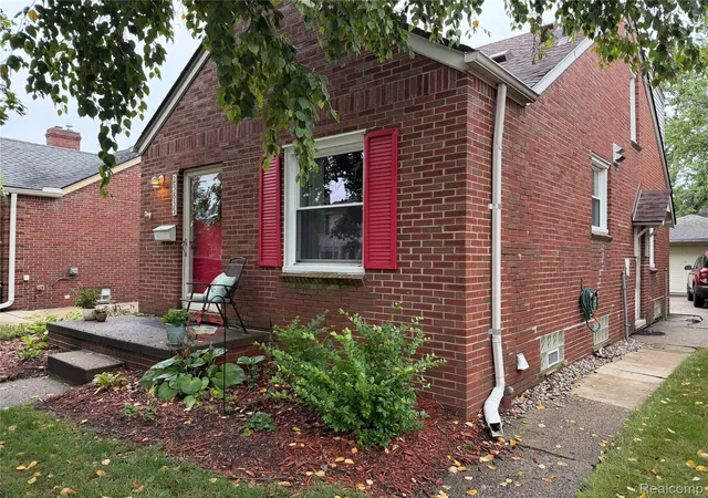 Photo 3 of Single family home for sale at 23835 Hollander St, Dearborn, MI 48128 | MLS# 20261076788 | Listing updated on 2026-10-17