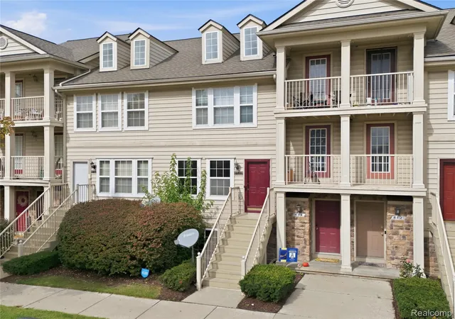 Photo 1 of Sale Pending at 636 Lydia Ln, Pontiac, MI 48341 | MLS# 20261076826 | Listing updated on 2026-10-15