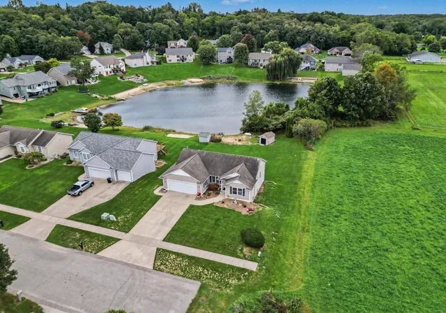 Photo 2 of Single family home for sale at 1791 Ericridge Dr, Hudsonville, MI 49426 | MLS# 65026050565 | Listing updated on 2026-10-19