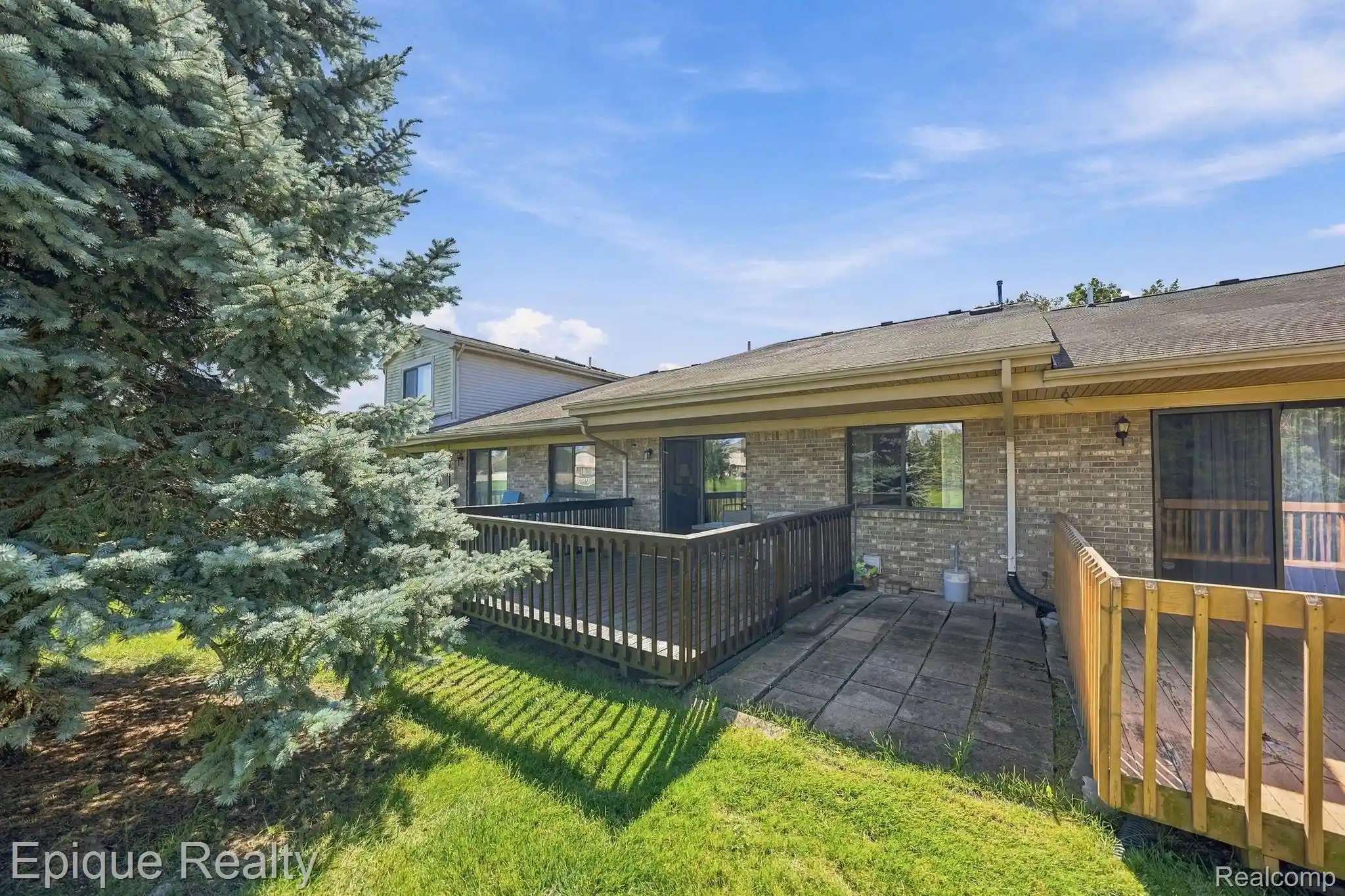 Listing Photo 25 - Condo for sale in 16064 Holz Dr located at 16064 Holz Dr, Southgate, MI 48195 - Unit #87