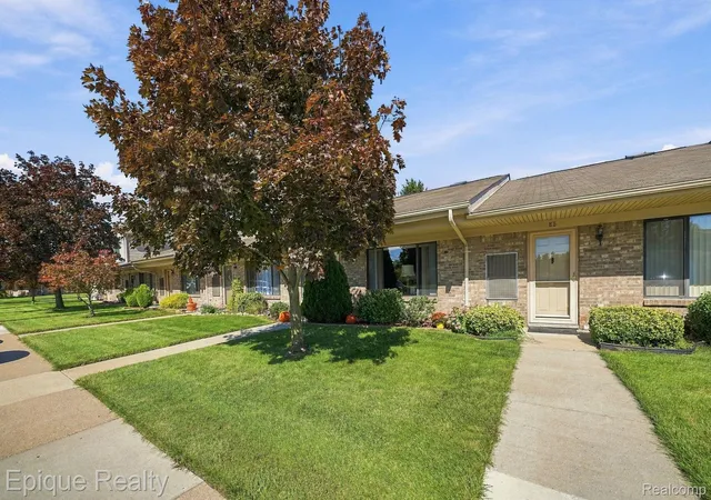 Photo 3 of Condo for sale at 16064 Holz Dr #87, Southgate, MI 48195 | MLS# 20261076845 | Listing updated on 2026-10-19