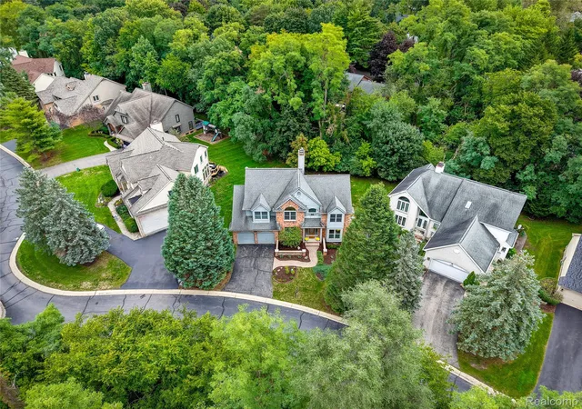 Photo 1 of Sale Pending at 2749 Nicole Ct, West Bloomfield, MI 48324 | MLS# 20261076857 | Listing updated on 2026-10-11