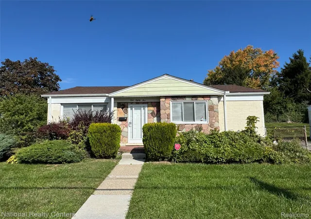 Photo 1 of Single family home for sale at 185 Gage St, Pontiac, MI 48342 | MLS# 20261076859 | Listing updated on 2026-10-07