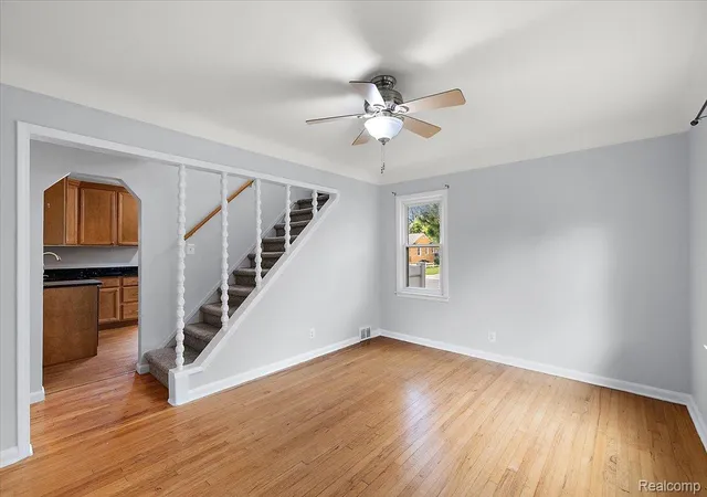 Photo 3 of Single family home for sale at 3225 N Vermont Ave, Royal Oak, MI 48073 | MLS# 20261076863 | Listing updated on 2026-10-20