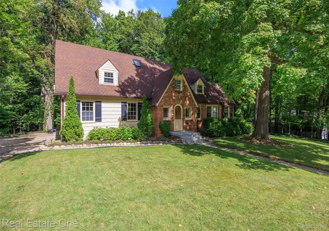 Photo 1 of Sale Pending at 215 Hill St, Northville, MI 48167 | MLS# 20261076870 | Listing updated on 2026-10-11