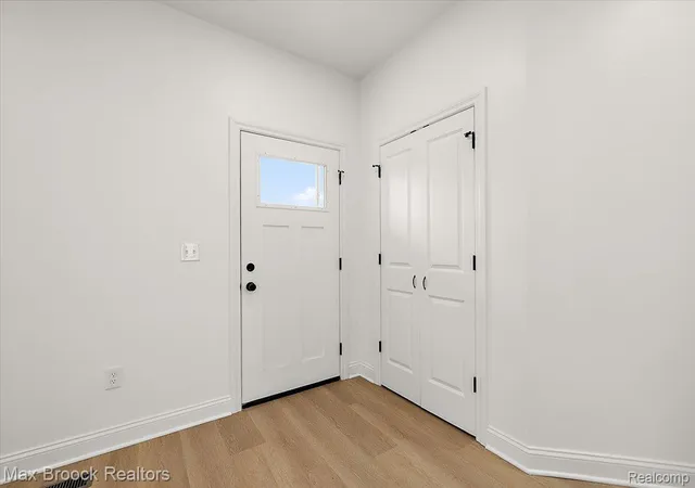 Photo 3 of Single family home for sale at 27824 Groveland St, Madison Heights, MI 48071 | MLS# 20261076874 | Listing updated on 2026-10-18