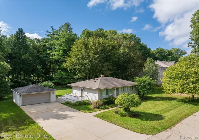 Photo 1 of Sale Pending at 88 Dayton St, Oxford, MI 48371 | MLS# 20261076875 | Listing updated on 2026-10-17