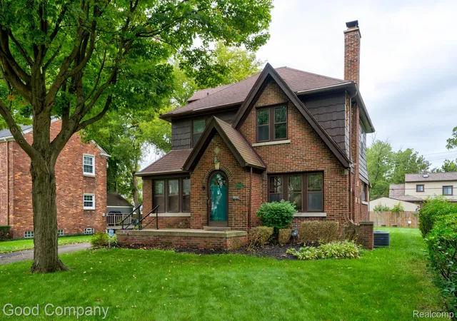 Photo 1 of Sale Pending at 15137 W Warwick St, Detroit, MI 48223 | MLS# 20261076876 | Listing updated on 2026-10-17