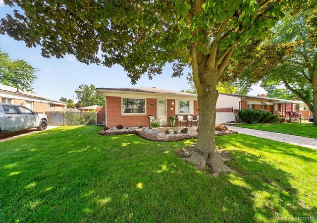 Photo 1 of Sale Pending at 5073 Glenis St, Dearborn Heights, MI 48125 | MLS# 20261076878 | Listing updated on 2026-10-11