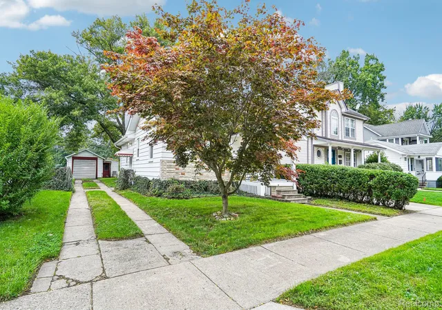 Photo 2 of Single family home for sale at 3227 Grayson St, Ferndale, MI 48220 | MLS# 20261076889 | Listing updated on 2026-10-05