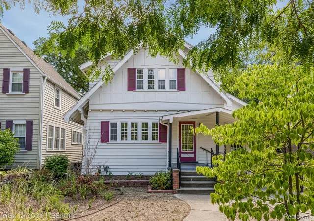 Photo 3 of Single family home for sale at 37 Hanover Rd, Pleasant Ridge, MI 48069 | MLS# 20261076913 | Listing updated on 2026-10-03