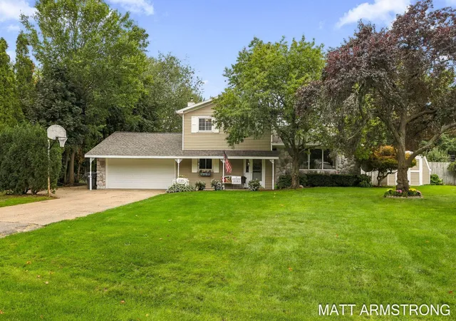 Photo 3 of Single family home for sale at 2160 Tulip Ln, Jenison, MI 49428 | MLS# 65026050597 | Listing updated on 2026-10-20
