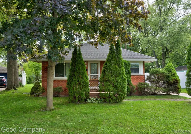 Photo 1 of Single family home for sale at 17341 Avilla Blvd, Southfield, MI 48076 | MLS# 20261076930 | Listing updated on 2026-10-17