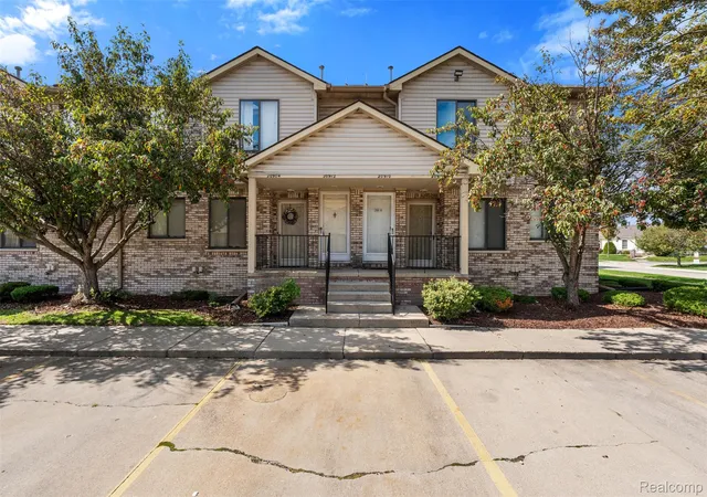 Photo 1 of Sale Pending at 20912 Flora St, Roseville, MI 48066 | MLS# 20261077002 | Listing updated on 2026-10-03