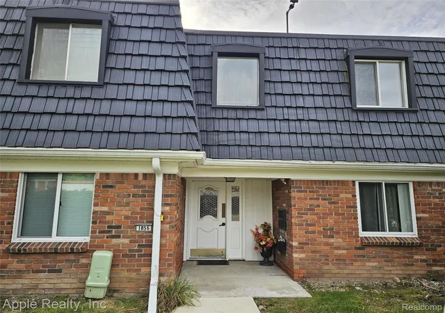Photo 2 of Condo for sale at 1856 Colonial Village Way #4, Waterford, MI 48328 | MLS# 20261077016 | Listing updated on 2026-10-07