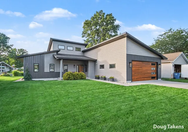 Photo 2 of Single family home for sale at 8245 Indian Shrs Dr, Howard City, MI 49329 | MLS# 65026050681 | Listing updated on 2026-10-06