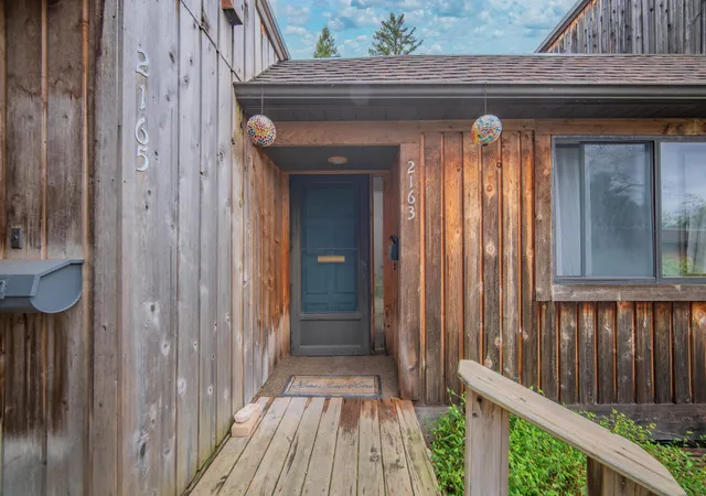 Listing Photo 1 - Condo for sale in building located at 2163 Pauline Ct, Ann Arbor, MI 48103 - Unit #