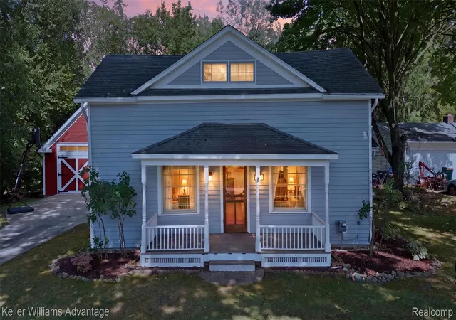 Photo 1 of Single family home for sale at 32100 W 9 Mile Rd, Farmington, MI 48336 | MLS# 20261077039 | Listing updated on 2026-10-05