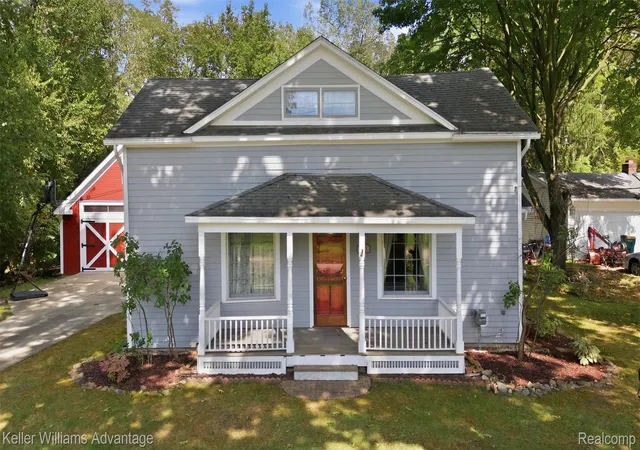 Photo 2 of Single family home for sale at 32100 W 9 Mile Rd, Farmington, MI 48336 | MLS# 20261077039 | Listing updated on 2026-10-05