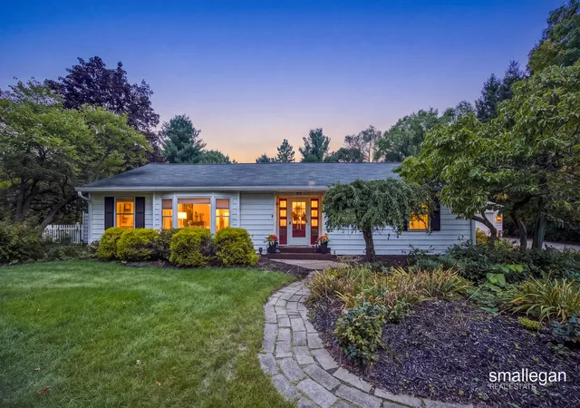 Photo 2 of Single family home for sale at 610 W Ellis Ave, Belding, MI 48809 | MLS# 65026050699 | Listing updated on 2026-10-27